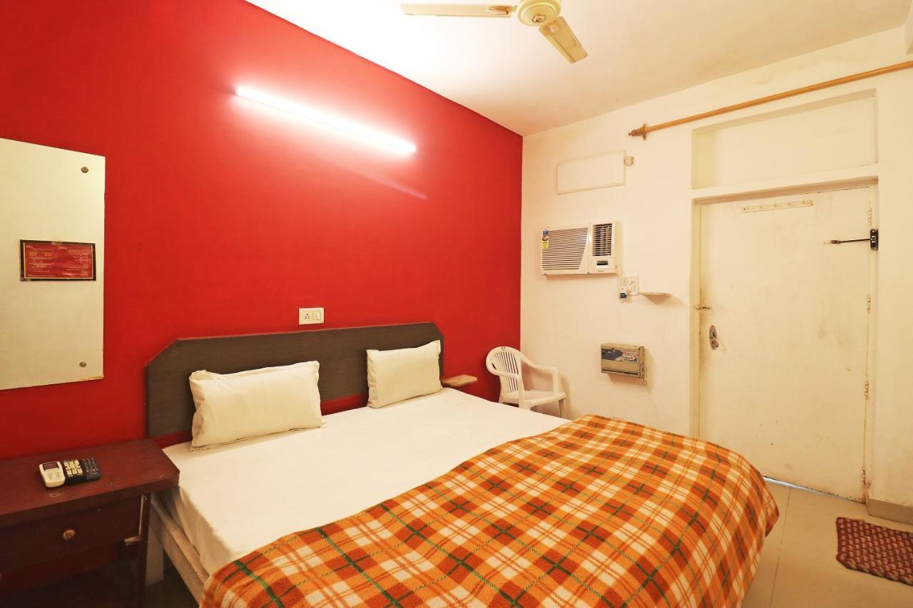 Spot On 48690 Hotel Host Agra  Εξωτερικό φωτογραφία