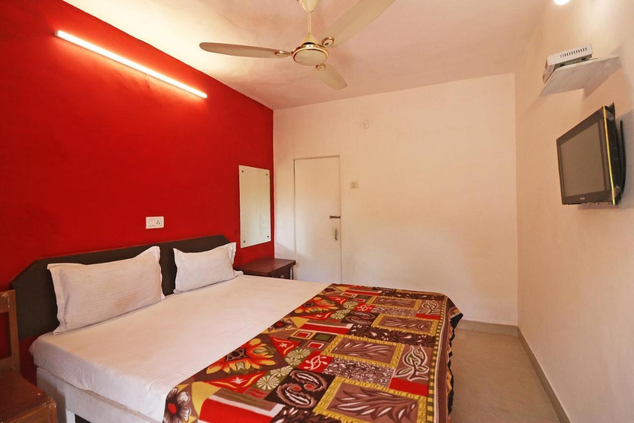 Spot On 48690 Hotel Host Agra  Εξωτερικό φωτογραφία