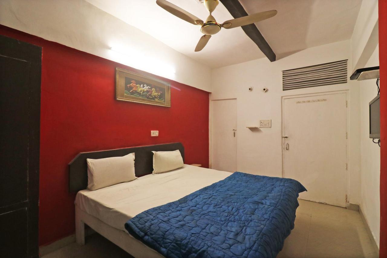 Spot On 48690 Hotel Host Agra  Εξωτερικό φωτογραφία