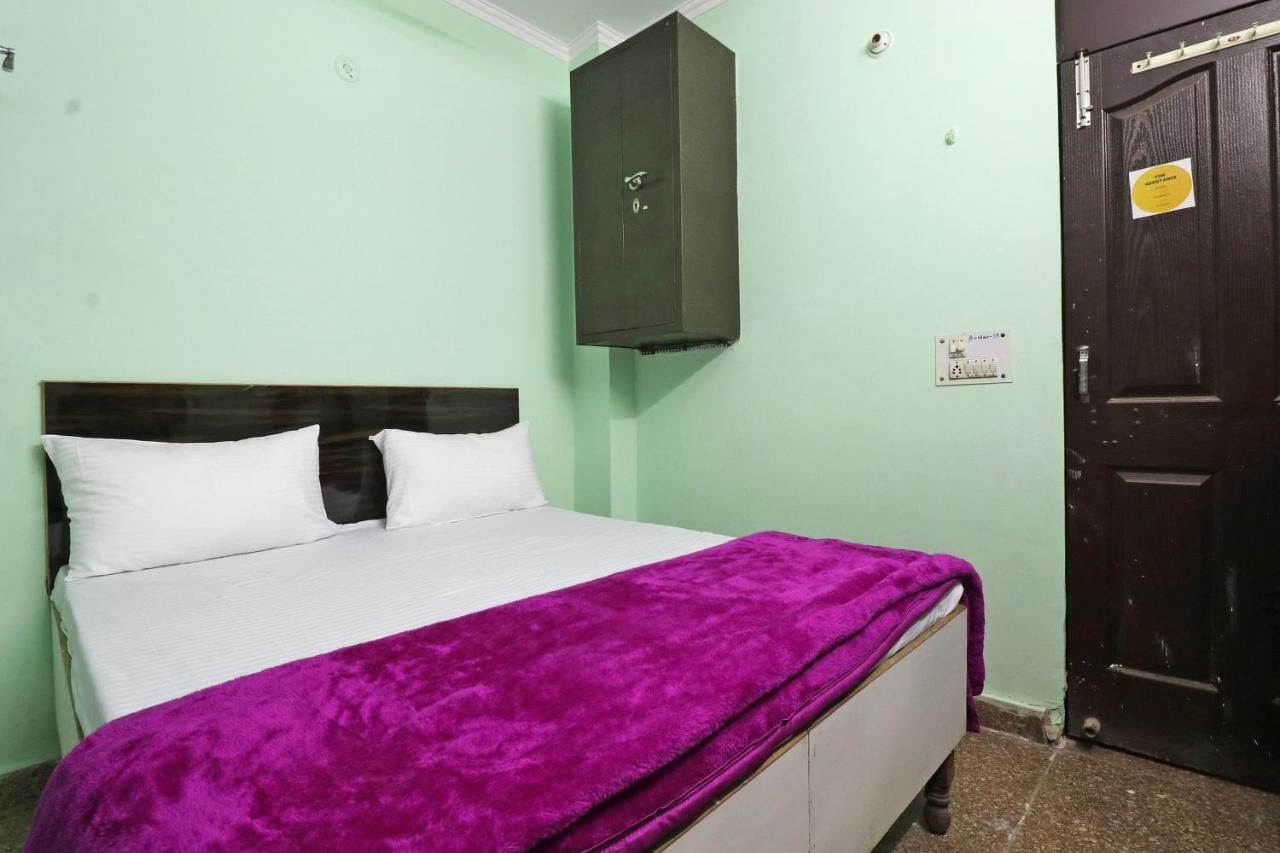 Spot On 48690 Hotel Host Agra  Εξωτερικό φωτογραφία